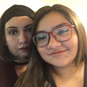 Meet your Posher, Mayra